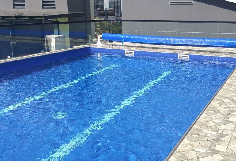 Swimming pool heat pump