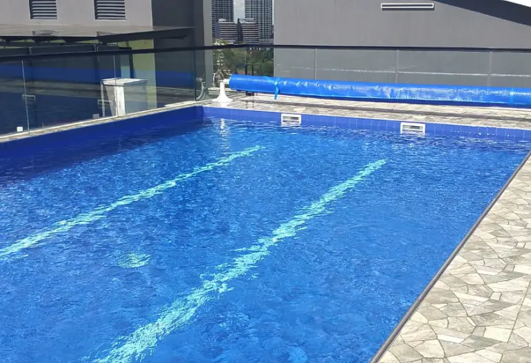 Swimming pool heat pump